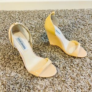Steve Madden ReelDeal in Fawn Patent (Nude) in 5.5